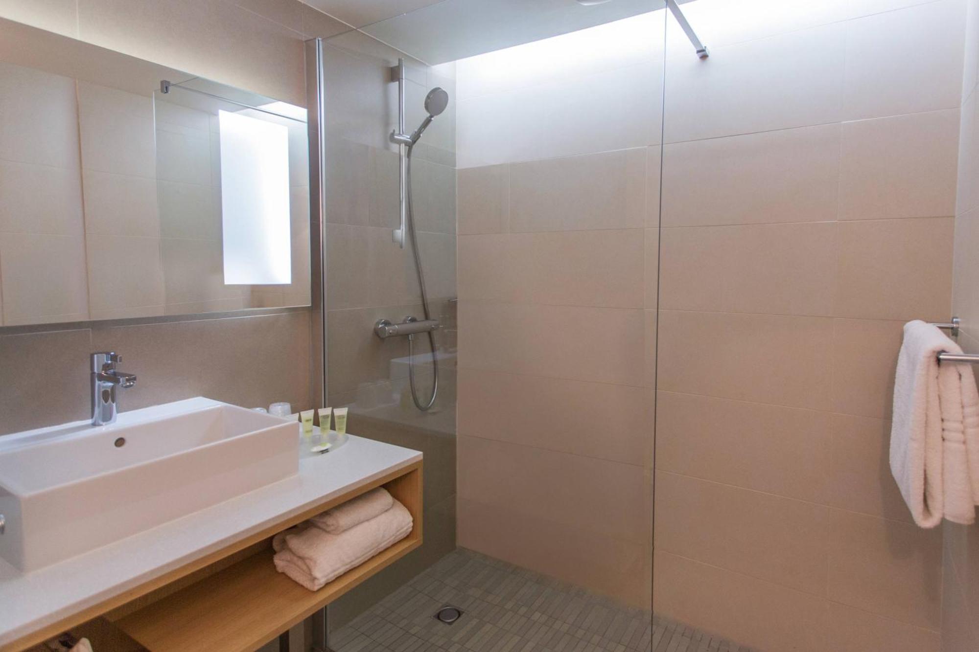 Courtyard By Marriott Montpellier Ξενοδοχείο Εξωτερικό φωτογραφία