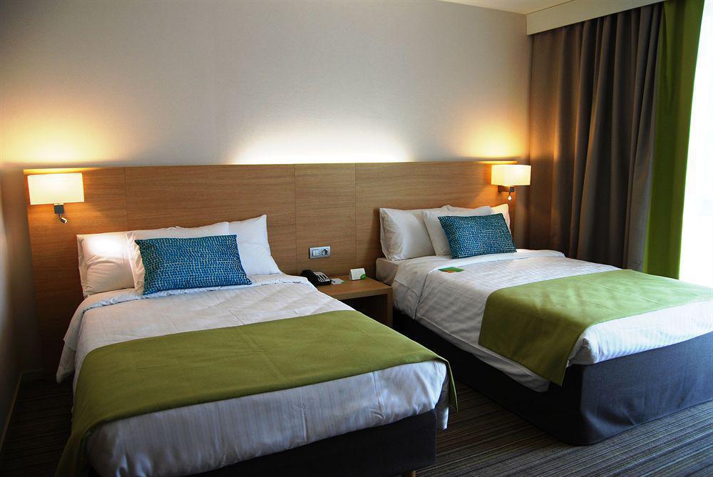 Courtyard By Marriott Montpellier Ξενοδοχείο Εξωτερικό φωτογραφία